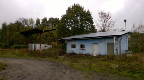 Nieruchomość gruntowa zabudowana budynkiem usługowym i magazynowym oraz bazą paliw - Włostowa.